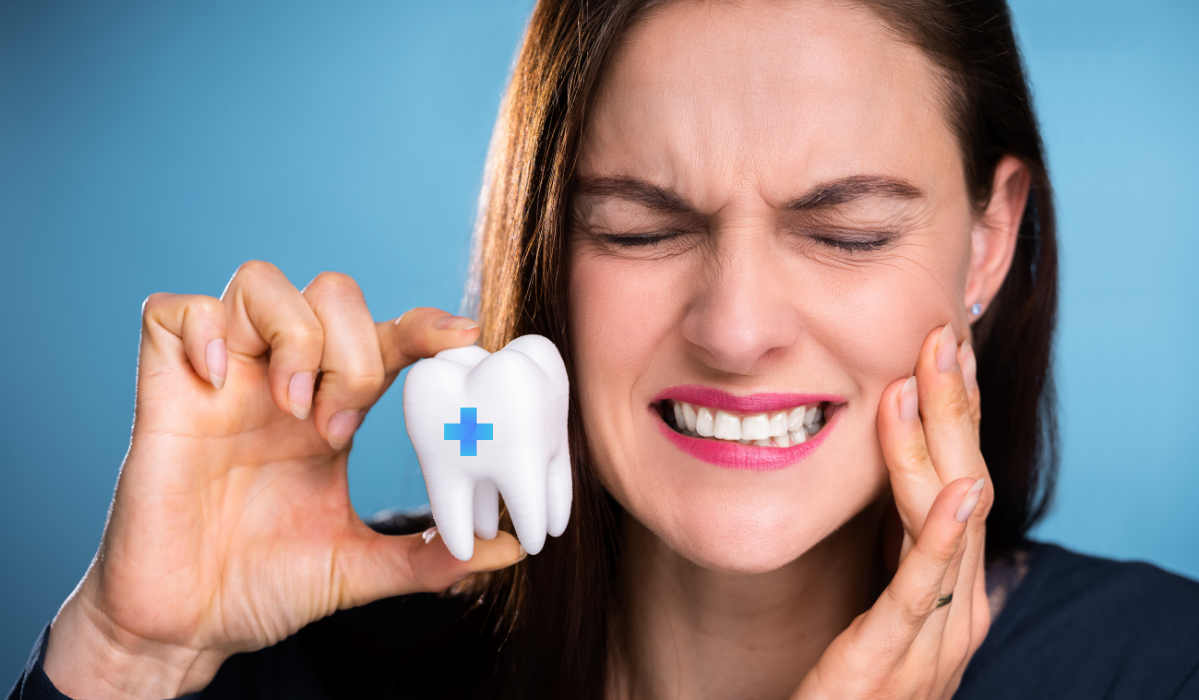 Emergency dentist at Lakeside Dental providing pain management treatment with anesthetic injection
